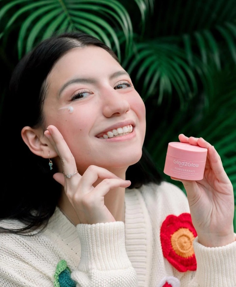 Glad2Glow: Pilihan Skincare dan Makeup untuk Tampil Cantik Sehari-hari