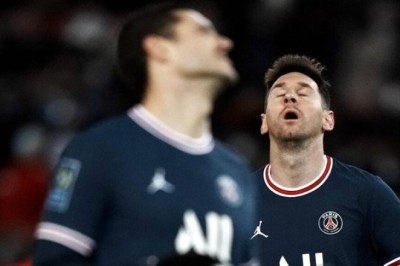 Messi Kena Cemooh di PSG, Fabregas Membela