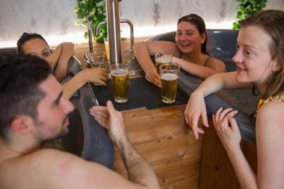 5 redenen voor een bierspa die je huid en humeur gezond houdt